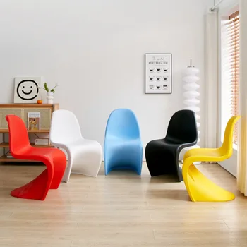 Šiaurės Minimalistinio Dizaineris Didina Laisvalaikio Kūrybos Lauko Derybų Ju Raudonas Plastiko S-formos Valgomojo Stalas, Kėdės Sukrauti